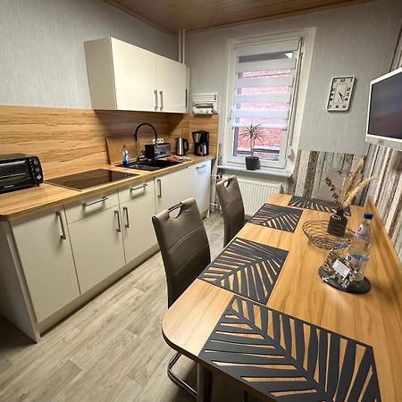 Christels Ferienwohnung 2 In Thale Mit Ueberdachter Terrasse, Kueche Mit Tv & Geschirrspueler ภายนอก รูปภาพ