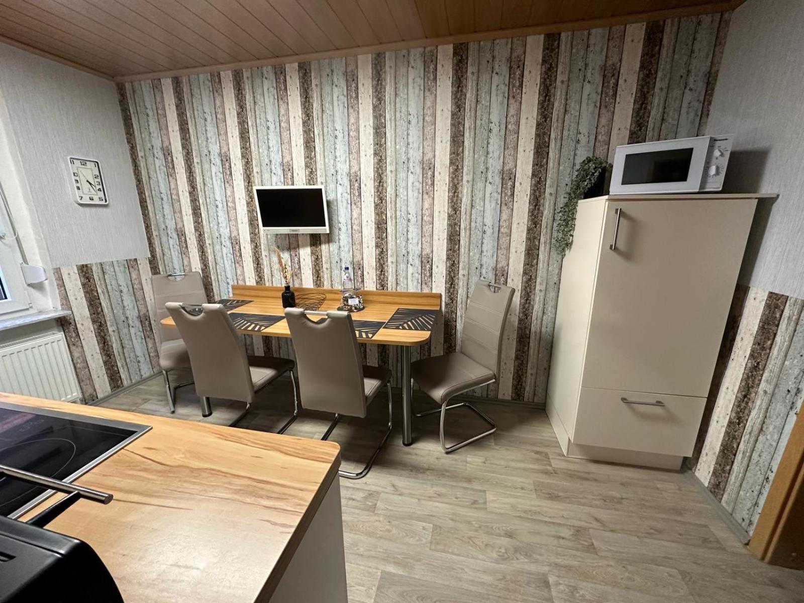 Christels Ferienwohnung 2 In Thale Mit Ueberdachter Terrasse, Kueche Mit Tv & Geschirrspueler ภายนอก รูปภาพ