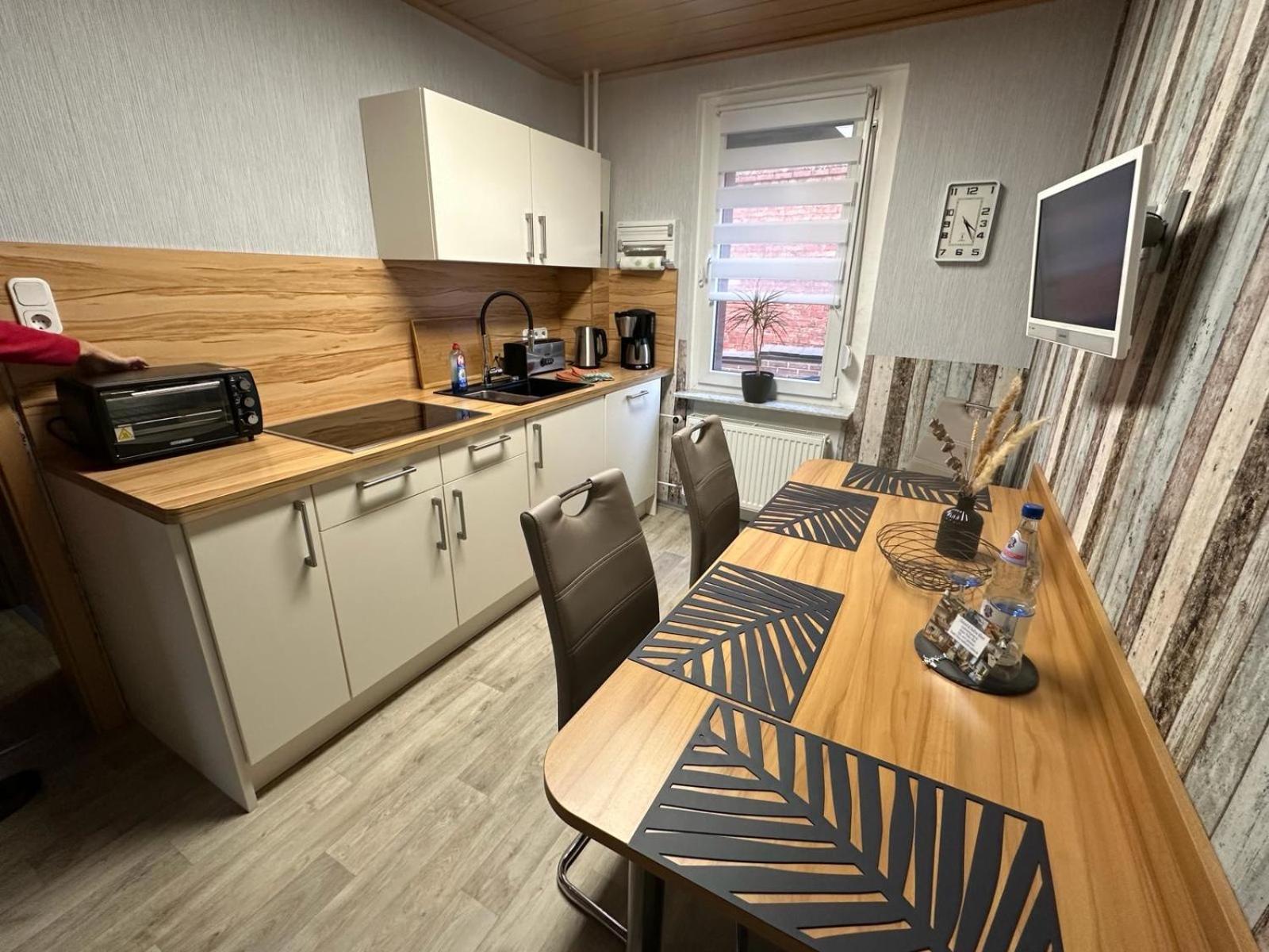 Christels Ferienwohnung 2 In Thale Mit Ueberdachter Terrasse, Kueche Mit Tv & Geschirrspueler ภายนอก รูปภาพ