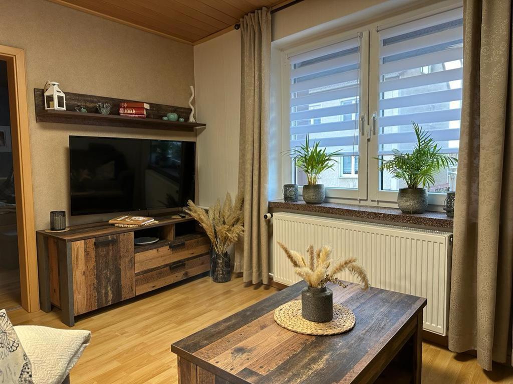 Christels Ferienwohnung 2 In Thale Mit Ueberdachter Terrasse, Kueche Mit Tv & Geschirrspueler ภายนอก รูปภาพ