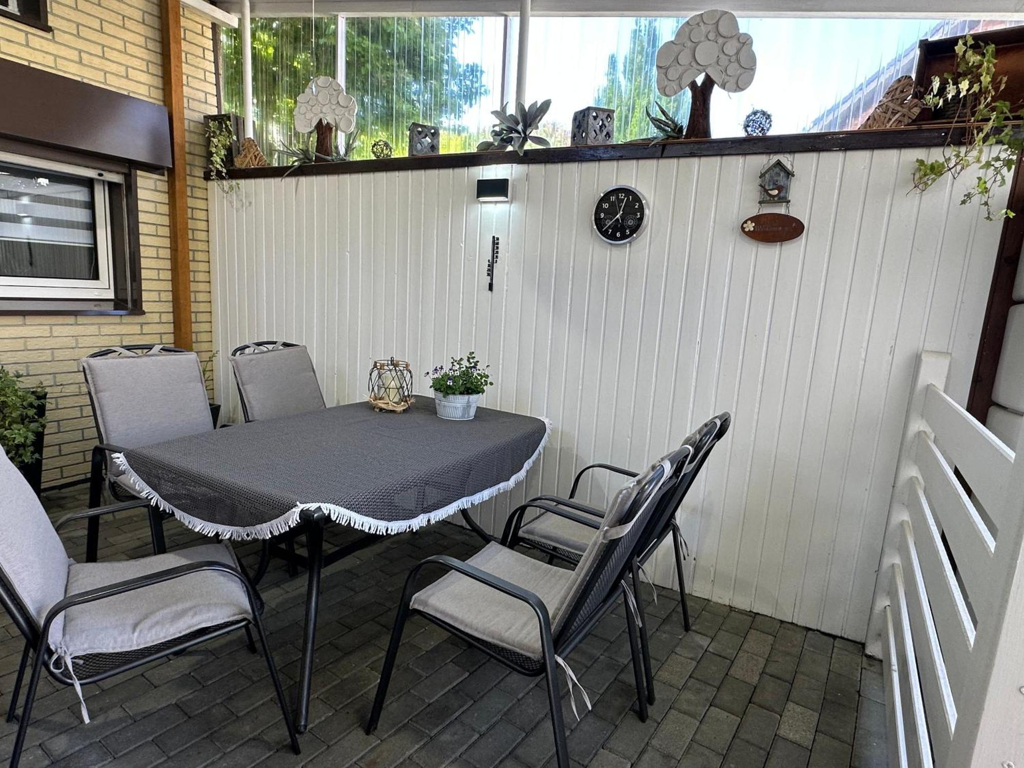 Christels Ferienwohnung 2 In Thale Mit Ueberdachter Terrasse, Kueche Mit Tv & Geschirrspueler ภายนอก รูปภาพ